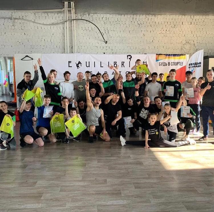 В Саратовском спортивном центре “Эквилибриум” прошел мастер-класс по воздушно-силовой атлетике
