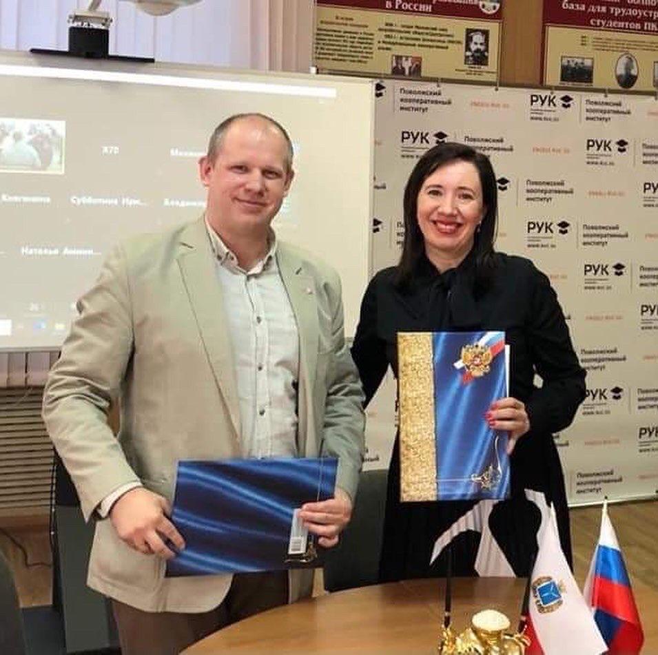 Подписано соглашение о сотрудничестве между Федерацией воздушно-силовой атлетики Саратовской области и Российским университетом кооперации